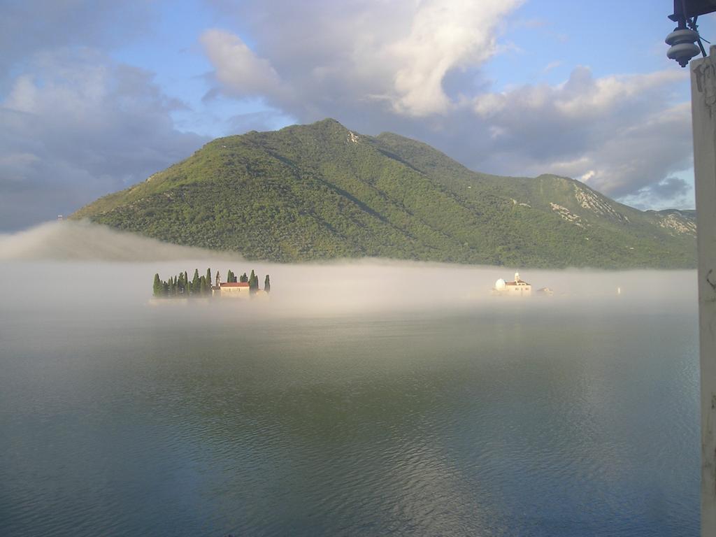 Apartment Dyonis Perast Exterior foto